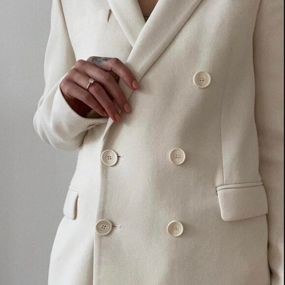 Zara DOUBLE-BREASTED BUTTONED BLAZER - Picture 2 of 8